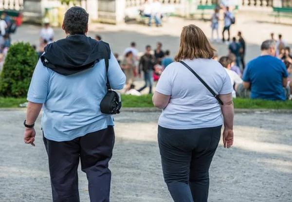 Teus amigos podem te engordar? Especialista defende que sim