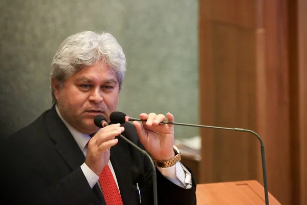 Após petistas adotarem nome de Lula, Lira quer sobrenome da Coroa