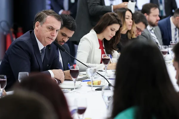 Bolsonaro chama de “equívoco” decisão do STF de criminalizar homofobia
