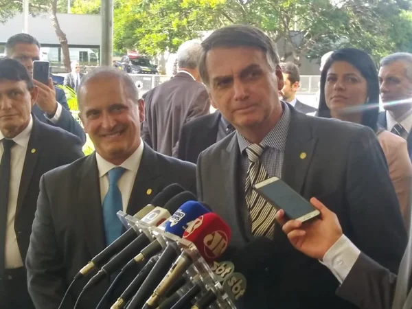 Bolsonaro quer aproveitar período de festas para fazer nova cirurgia