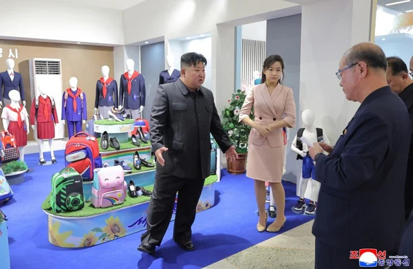 Kim vai a evento de moda na Coreia do Norte após boatos sobre sua morte - destaque galeria