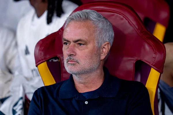 José Mourinho sai em defesa de Vini Jr.: “Eu teria forçado uma saída”