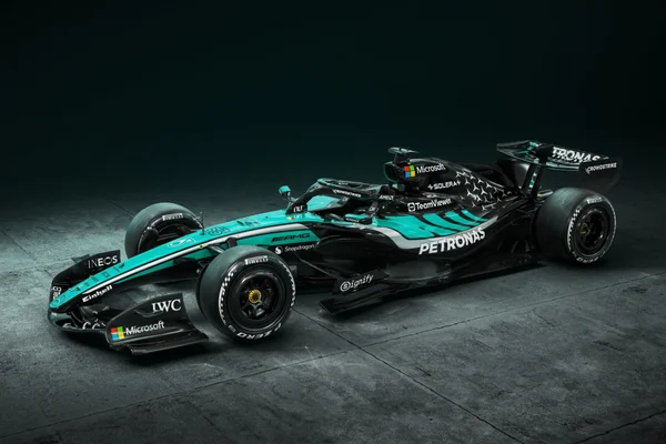 Fórmula 1: Mercedes ganha pintura especial para o GP do Bahrein na Malásia