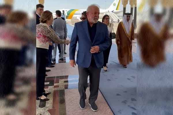 Imagem colorida mostra Lula chega aos Emirados Árabes Unidos - Metrópoles