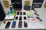 Autoridades apreenderam equipamentos eletrônicos e cartões bancários usados em golpes