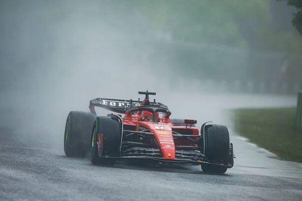 Imagem colorida de chuva no gp do canada de 2023 - Metrópoles