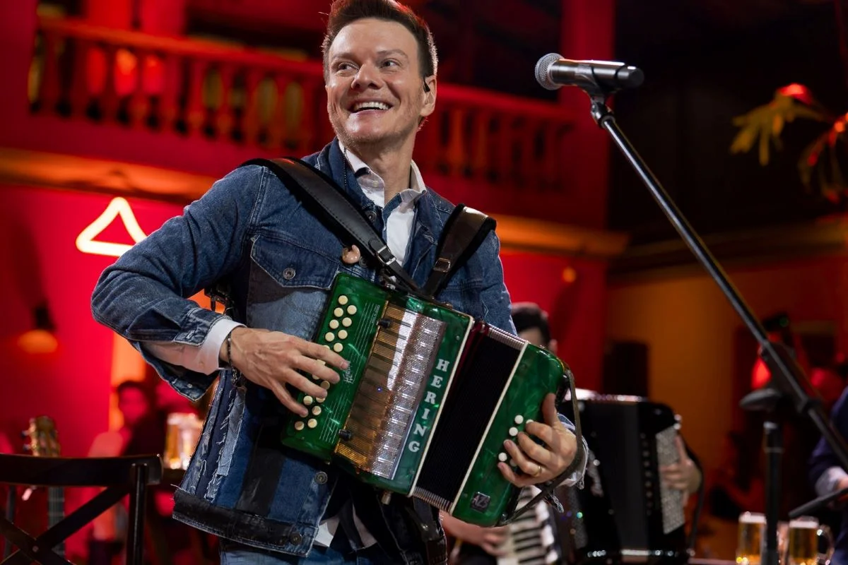 Michel Teló também comanda a festa Michel Teló também comanda a festa