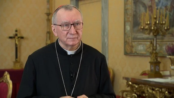 imagem colorida cardeal secretario de estado do Vaticano