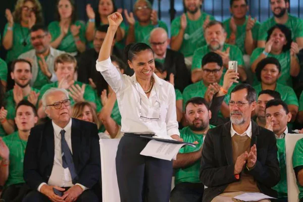 Candidato a vice de Marina reconhece favoritismo do PT