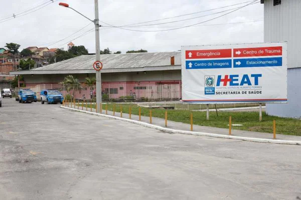 Idoso é baleado dentro de casa durante tiroteio no Rio