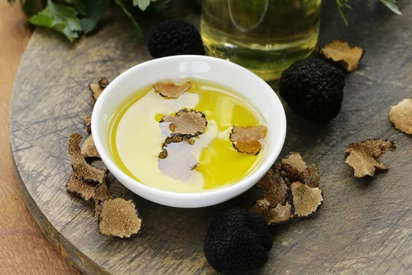 Fuja do azeite trufado: esse embuste de óleo estraga qualquer receita