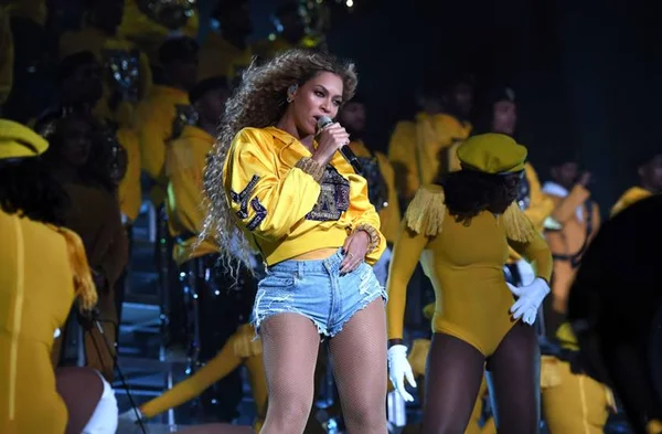 Jovem tenta roubar avião para ir a show de Beyoncé e JAY-Z