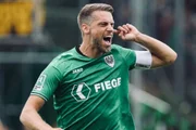 Meia era ídolo da torcida. Meia era ídolo da torcida.