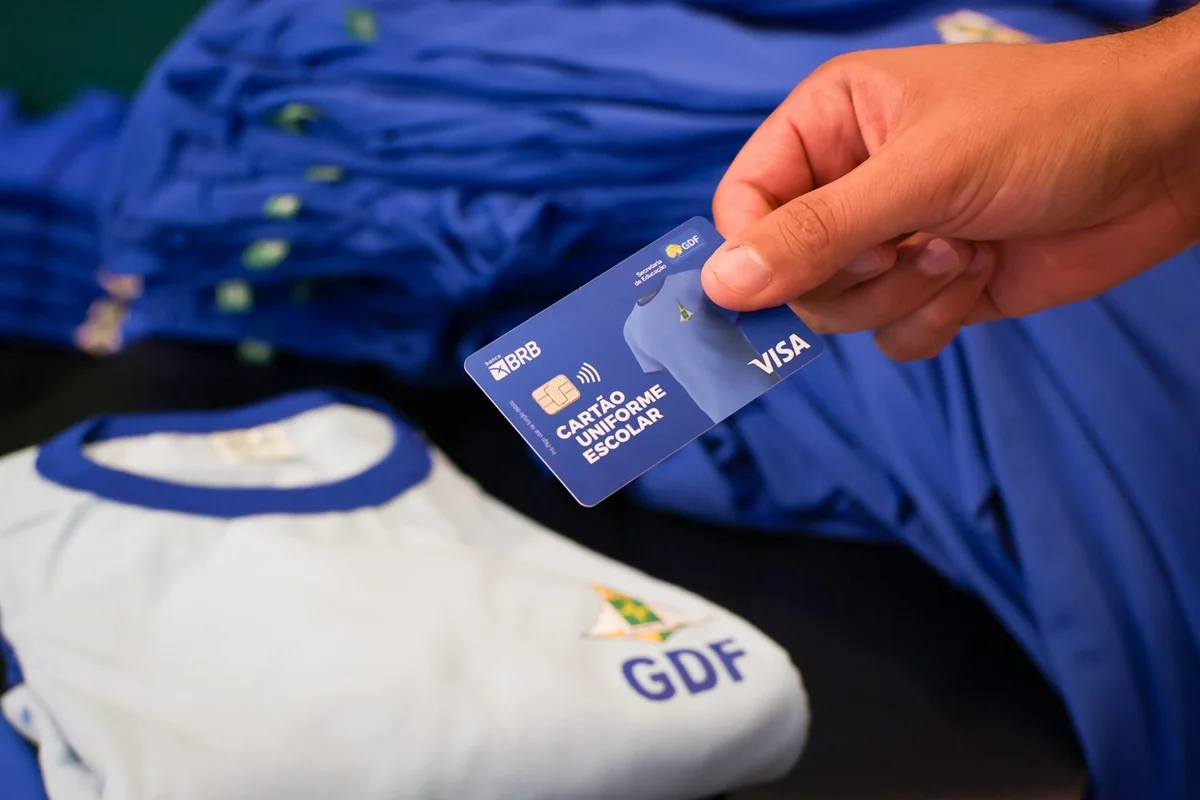 GDF vai revisar programas dos cartões material, creche e uniforme escolar