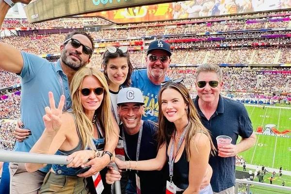Famosos vão a Super Bowl e ficam em camarotes de valores astronômicos