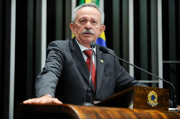 STF adia decisão sobre denúncia contra Benedito e Arthur de Lira