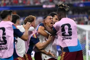 Espanha abriu dois gols de vantagem contra França Espanha abriu dois gols de vantagem contra França