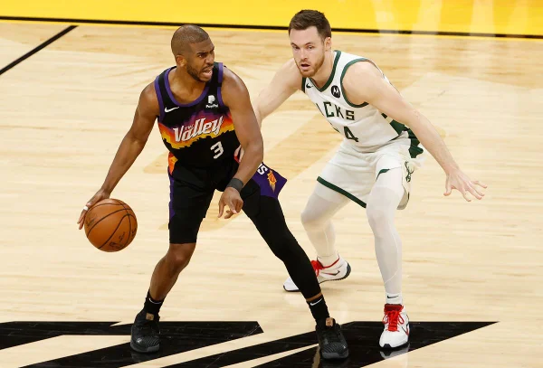Suns dominam os Bucks novamente e abrem 2 a 0 nas finais da NBA