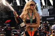 Virginia Fonseca compartilhou a capa da revista espanhola Can Can Madrid nas redes sociais