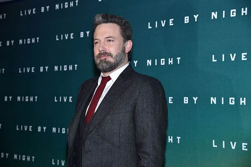Ben Affleck teve um caso com a babá e, em pouco tempo, ele e Jennifer Garner se separaram de forma turbulenta. A atriz confirmou que os boatos envolvendo o ex-marido e a babá eram verdadeiros. Ben Affleck teve um caso com a babá e, em pouco tempo, ele e Jennifer Garner se separaram de forma turbulenta. A atriz confirmou que os boatos envolvendo o ex-marido e a babá eram verdadeiros.