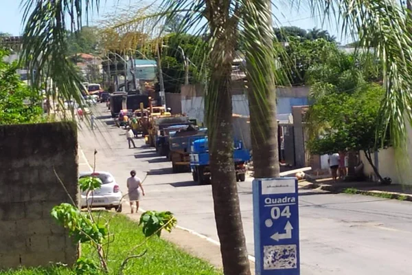 Vídeo: PM deflagra operação de reintegração de posse na Vila Rabelo
