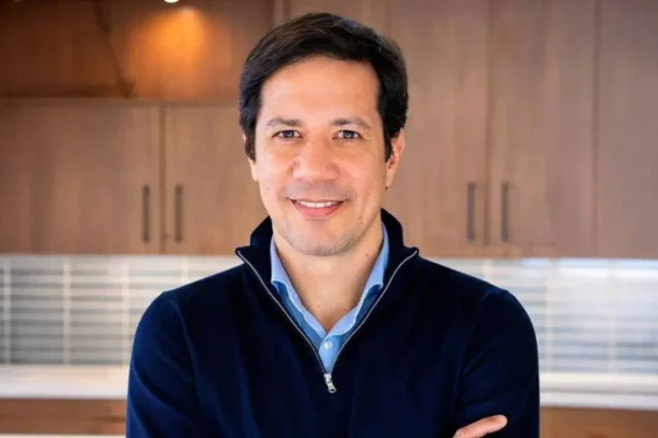 imagem coloridas do novo CEO da Heineken, o brasileiro Rafael Oliveira