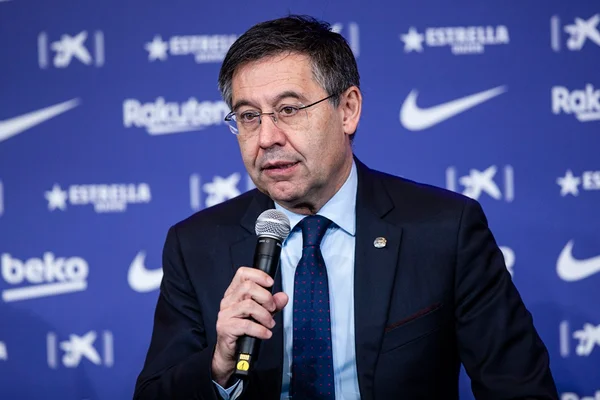 Josep Maria Bartomeu, presidente do Barcelona, pede demissão do cargo