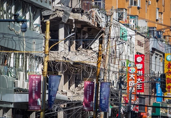 Explosão na China deixa mortos e feridos