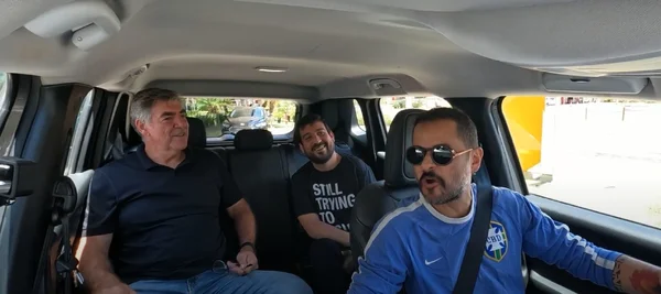 Zetti se encontra com participante de projeto da Copa do Metrópoles.