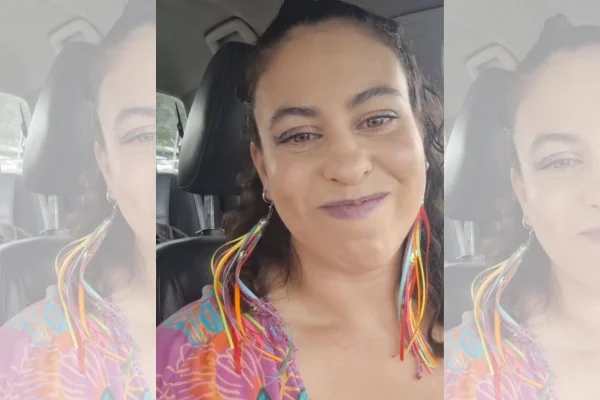 Família se fantasia para carnaval, mas erra data: "É semana que vem"