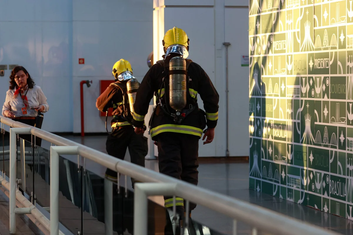 Sete pessoas são socorridas após vazamento de gás no Aeroporto de Brasília - imagem 5 Sete pessoas são socorridas após vazamento de gás no Aeroporto de Brasília - imagem 5