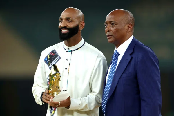 Artilheiro da Copa Africana irregular por 11 anos é punido pela FIFA