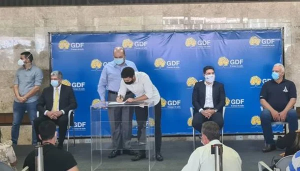 Ibaneis contrata servidores para a saúde do DF