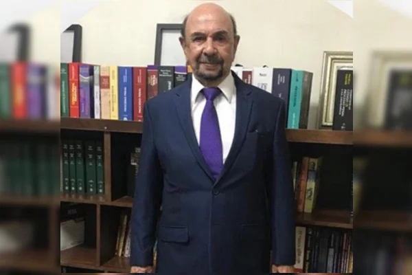 Pai de delegado da PCDF é morto a facadas dentro de casa em MG