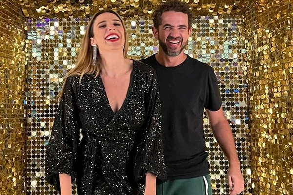 Foto colorida de Rafa Brites e Felipe Andreoli