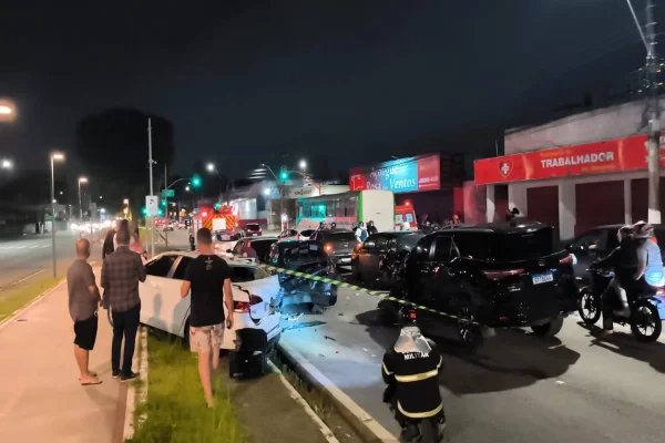 Deputado provoca acidente em Maceió e depois nega envolvimento. Vídeo
