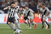 Alex marcou o gol de pênalti