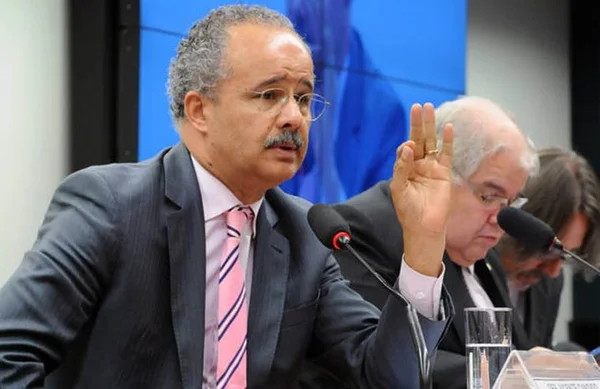 “Sem reforma, eleição será regida pelo crime organizado”, diz relator