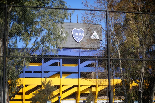 Boca Juniors altera escudo e contradiz o próprio estatuto; entenda