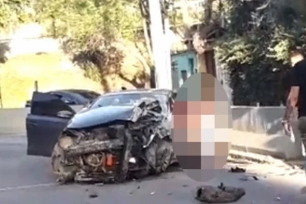 Mãe ao enterrar filhos mortos em acidente: “Mamãe vai ficar bem”