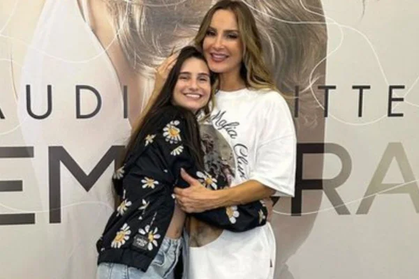 Isabella Oliveira morreu aos 21 anos. Ela era bailarina de Claudia Leitte