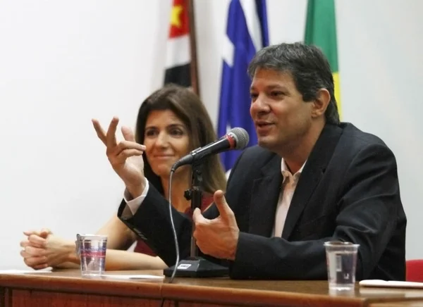 Promotor aciona Justiça contra sorteio de táxis pretos