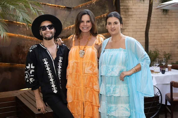Claudia Salomão comanda evento para a Sohoostyle no Restaurante Lago