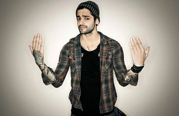 Lucas Silveira, da banda Fresno, lança dois livros em Brasília