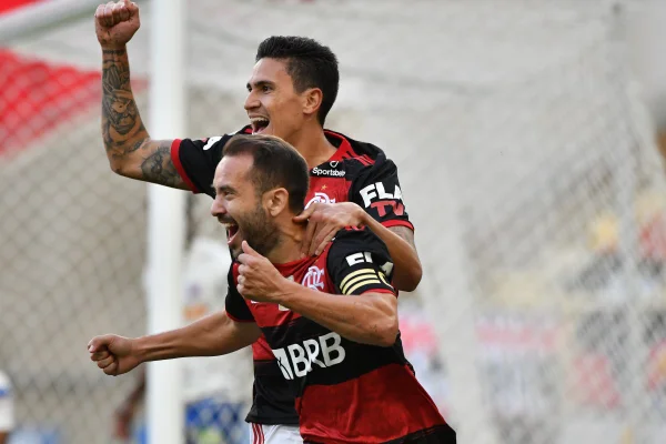 Com golaço de Everton Ribeiro e Gabigol decisivo, Flamengo bate o Fortaleza
