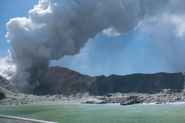Polícia da Nova Zelândia investigará erupção do vulcão Whakaari