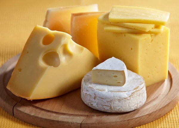 Cientistas afirmam que comer queijo é chave para vida mais longa