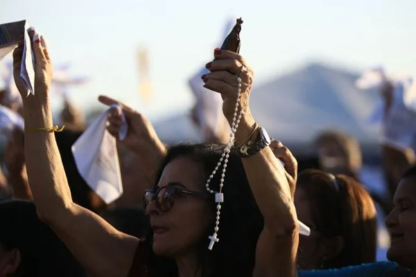Santuário em Aparecida (SP) recebeu mais de 150 mil fiéis no feriado