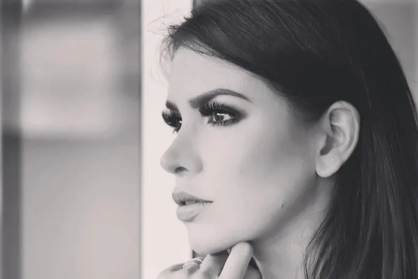 Ex-BBB Adriana Sant’Anna choca ao mostrar antes e depois de plásticas