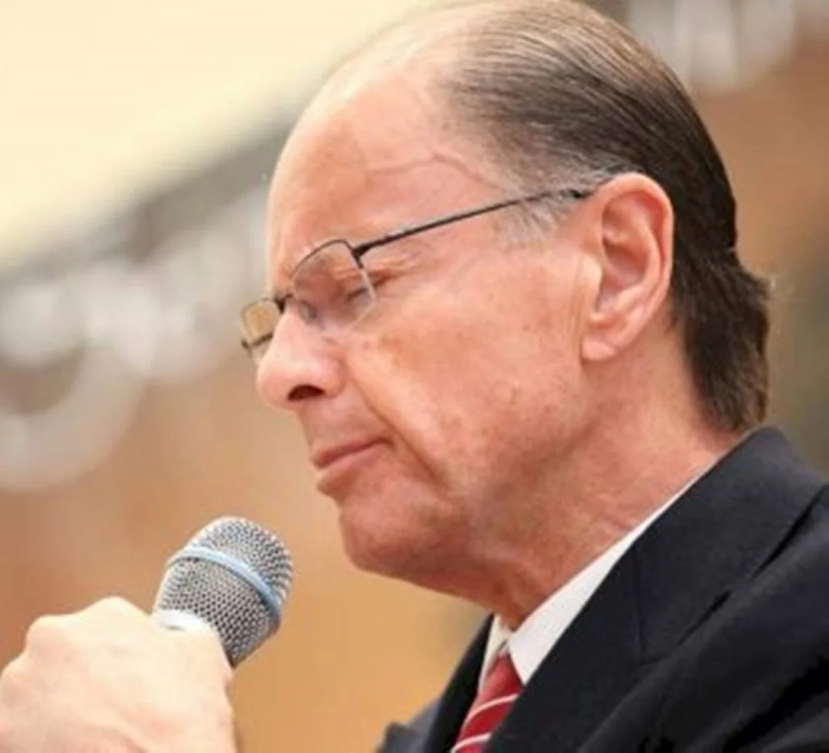 PF faz operação contra banco de Edir Macedo PF faz operação contra banco de Edir Macedo